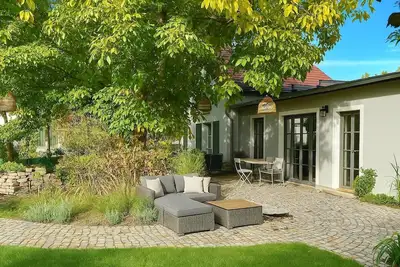 Image de Country House Dream under Walnut Trees