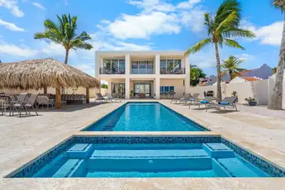 Image de Kas di Bon Beis - Spacious Oceanfront Villa with Full A/C