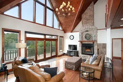 Image de Blessed Getaway: Theater+LakeView+Games!