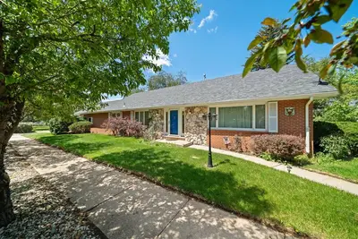 Image de Modernly Sophisticated 3 Bedroom Home