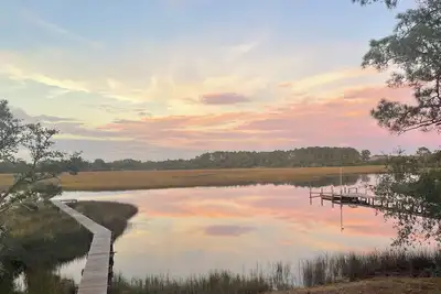 Image de Boater’s Paradise! Waterfront 4/2 with deep water dock! Easy access to beaches!