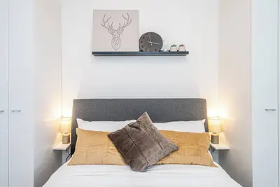 Image de Spacious 3-bedroom apartment with Ac, WiFi in wonderful Vancouver