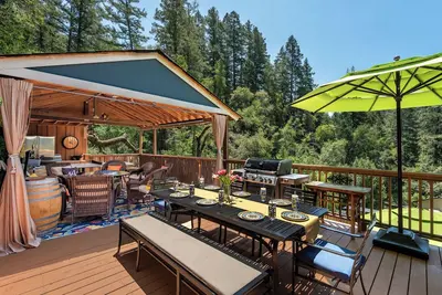 Image de Forest Retreat Sauna, Plunge, Jacuzzi and Views