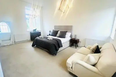 Image de Great Glen Townhouse - 5 mins drive from City Centre