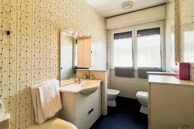 Image de Wonderful three-room apartment in semi-central area adjacent to Gambara Square