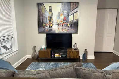 Image de Cozy Private Room in Chicago, Queen Bed, Up to 5 People, Free Parking, 32+ Stay