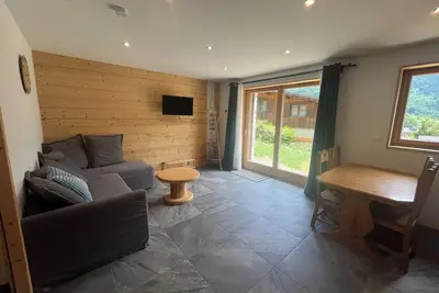 Image de Appartement de 38m2 en rez de jardin\nSitué dans un chalet neuf\nPas de vis à vis