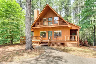 Image de Pickwick Lake Cabin w/ Private Marina Access