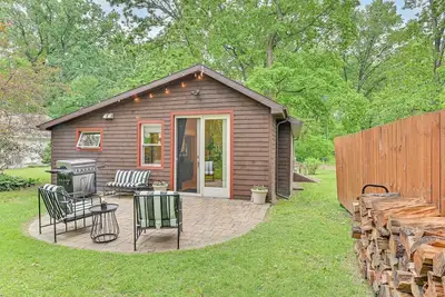 Image de Walk to Kelsey Lake: Cassopolis Home w/ Yard!