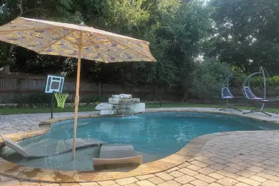 Family Oasis in Milton – 4br, Sparkling Pool, Pet-Friendly & Fully Fenced!