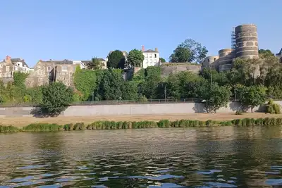 Image de Quartier très recherché. T2 avec Parking.