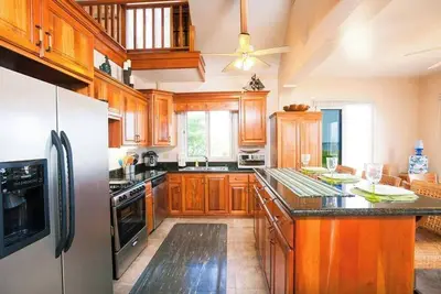 Image de 4-bedroom house in delightful Sandy Bay with Ac, WiFi. Enjoy your stay