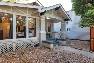 Image de 2br City Serenity! A Cozy Montrose Private Home