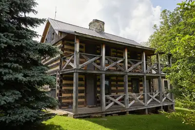 Image de Step Back in Time at the Historic Cooper Homestead – Canaan Valley’s Last Original Cabin