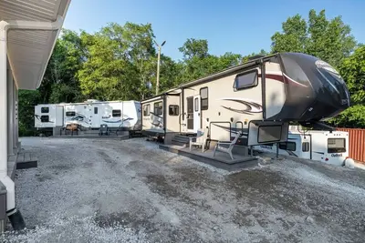 Image de Luxury Camper in Dunes | Grill + Fire Pit