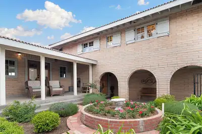 Image de New Listing Discount! Big-Fun-Stylish Villa