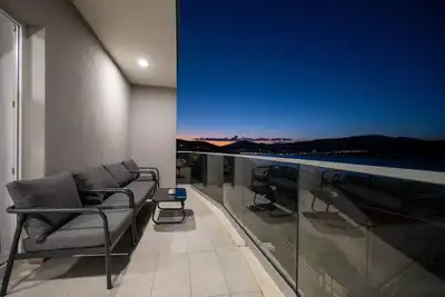 Image de Appartement d'une chambre avec le balcon et la vue sur le mer Mastrinka, Ciovo (A-24727-c)