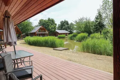 Image de Sunnyside Lodge, pet friendly, with hot tub in Thorpe-On-The-Hill