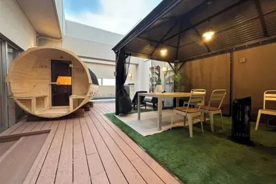 Image de SmokingLuxury city glamping Room Breakfast included barrel sauna Bbq openair bath / Toyonaka Ōsaka