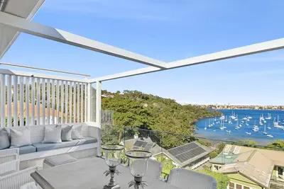 Image de Four bedroom harbour front home in Mosman!