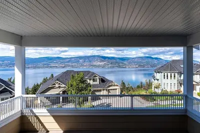 Image de Licensed Lakeview 2 bedroom relaxing in Beautiful Kelowna
