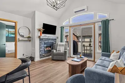 Image de Mountain View Apartment | Free Parking & Balcony