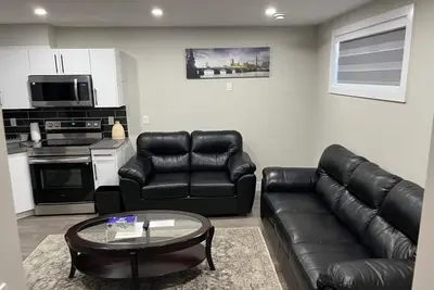 Image de Fully furnished basement suite