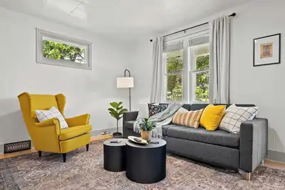 Image de The Canary 2br Gem in Downtown Drumheller