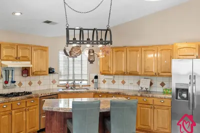 Image de The Rose Garden Estate with Swim Spa - an Irvie Home