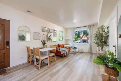 Image de Chic 3br King Bed+Work-Friendly+ Firepit