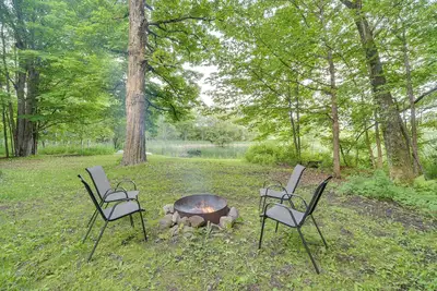 Image de Authentic Log Cabin w/ Private Pond in Glidden