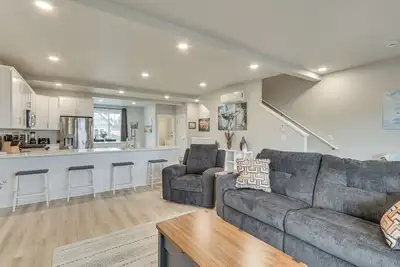 Image de Columbia River Views: Spacious Hammond Getaway!