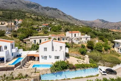 Image de 3-bedroom Airy Villa with a Pool