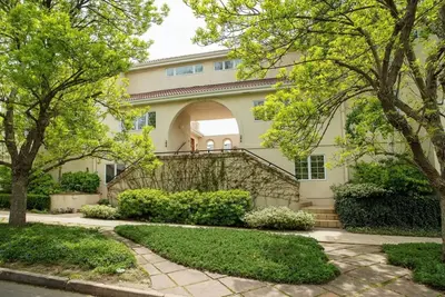 Image de Heart of Cherry Creek | Group Retreat | Hot Tub