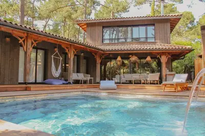 Image de Villa d’exception entre bassin et océan avec piscine