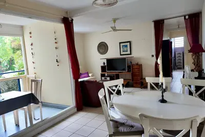 Image de T3 🇷🇪 meublé à deux pas de la plage 🏖️ de Saint-Pierre 🌅