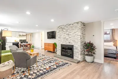 Modern | Regis | Sloans Lake | Work-Friendly