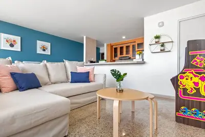 Image de Your private beachfront escape | breathtaking ocean views | secure on-site parking