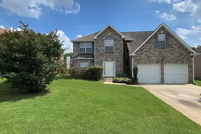 Image de Charming 3-bedroom house in delightful McDonough with WiFi, Ac