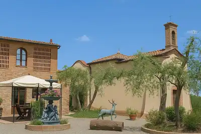 Image de Confortable appartement dans une maison de vacances avec piscine, climatisation, Wifi et Tv