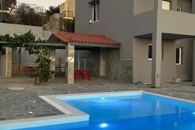 Image de Dreamy 2 Bd Retreat in Saronida with Pool & View
