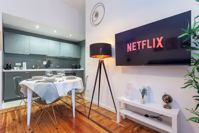 Image de [5min in metro from Duomo] Design Apartment In Milan