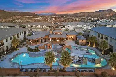 Image de Oasis Retreat | 6br Zion Village Townhome w/ Lazy-River Pool