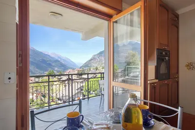 Image de Appartement 'Maison Du Soleil - Bien-être' avec vue montagne, terrasse privée et Wi-Fi