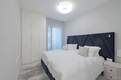 Image de Beautiful 2 Bdr, 2 Bath, Stocked Kosher Kitchen, Parking, in a Great Location!