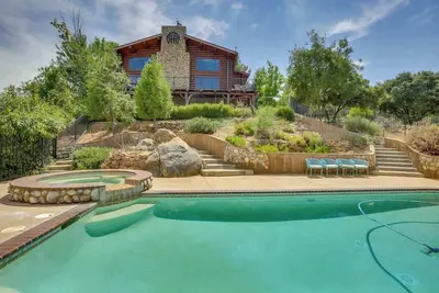 Image de Japatul House w Pool & Spa 5 Star Google Reviews