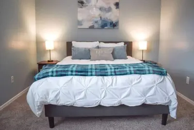 Image de Modern Edmond Stay Pet-Friendly Safe