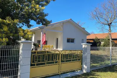 Image de La Maison Blanche  A 100m Du Lac