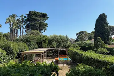 Image de Villa de pêcheur au Cap d’Antibes à 50m de la plage des Ondes