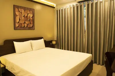 Image de Street-facing room| 2br| Balcony| Bamboura Home